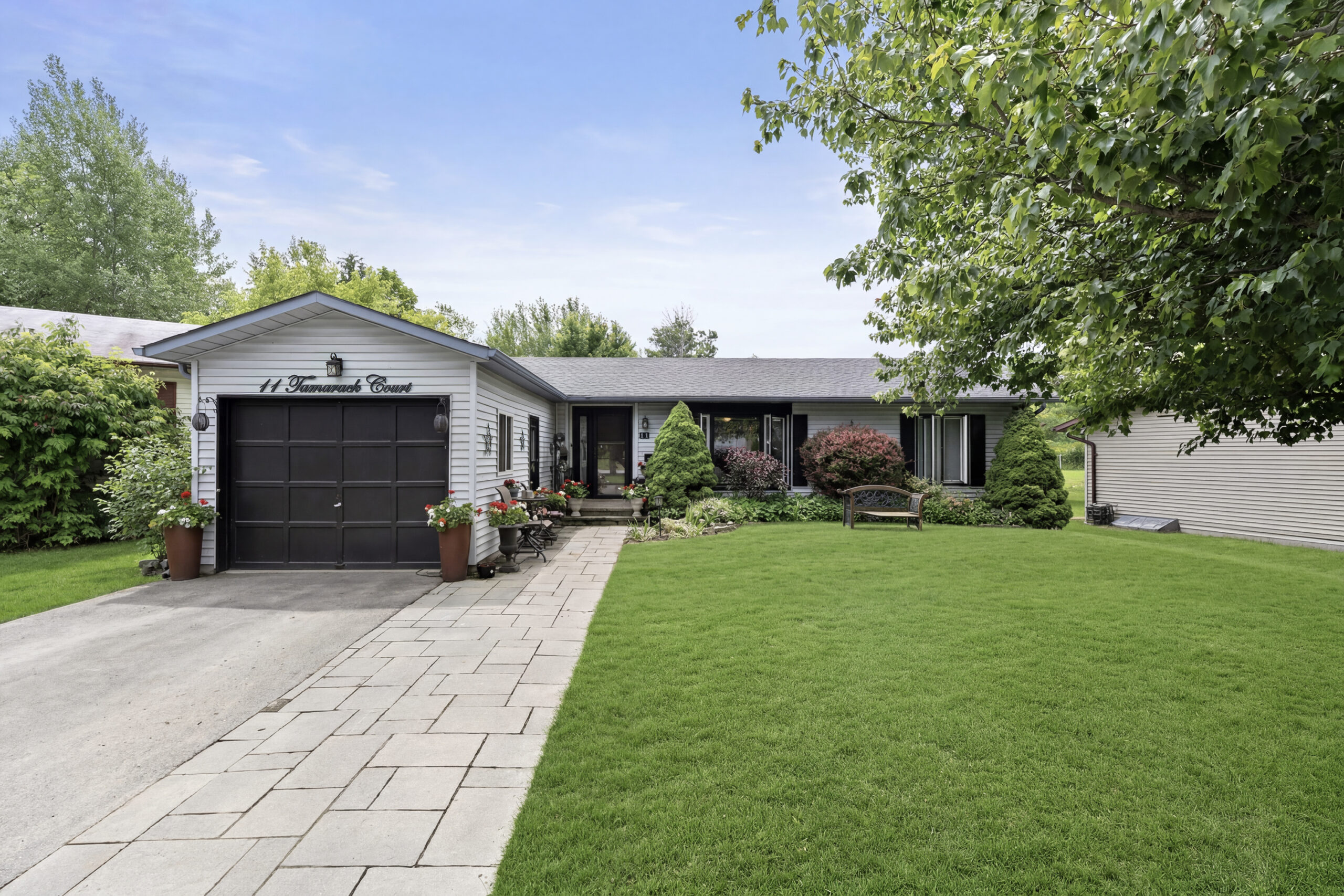 11 Tamarack Crt